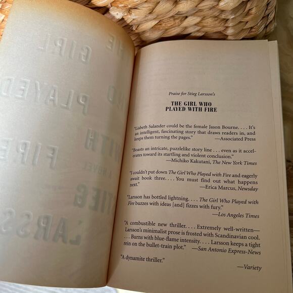 The Girl Who Played with Fire-Novel by Steig Larsson - Picture 4 of 5